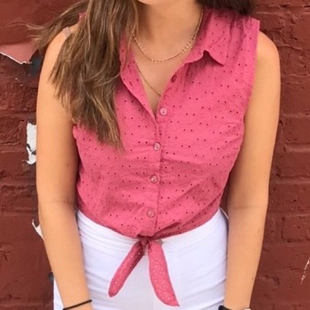 ModCloth Sleeveless Pink Tie-Front Eyelet Button-Up Crop Top XS